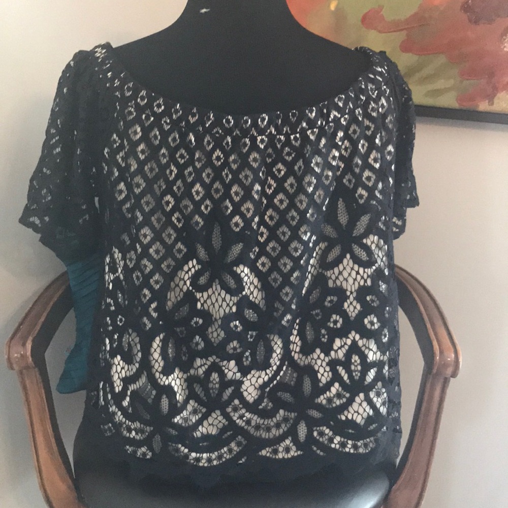 💃🏿Lace Top💃🏿 - Picture 2 of 6